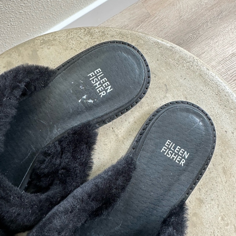 Eileen Fisher Cross Shearling Slipper - Picture 4 of 6